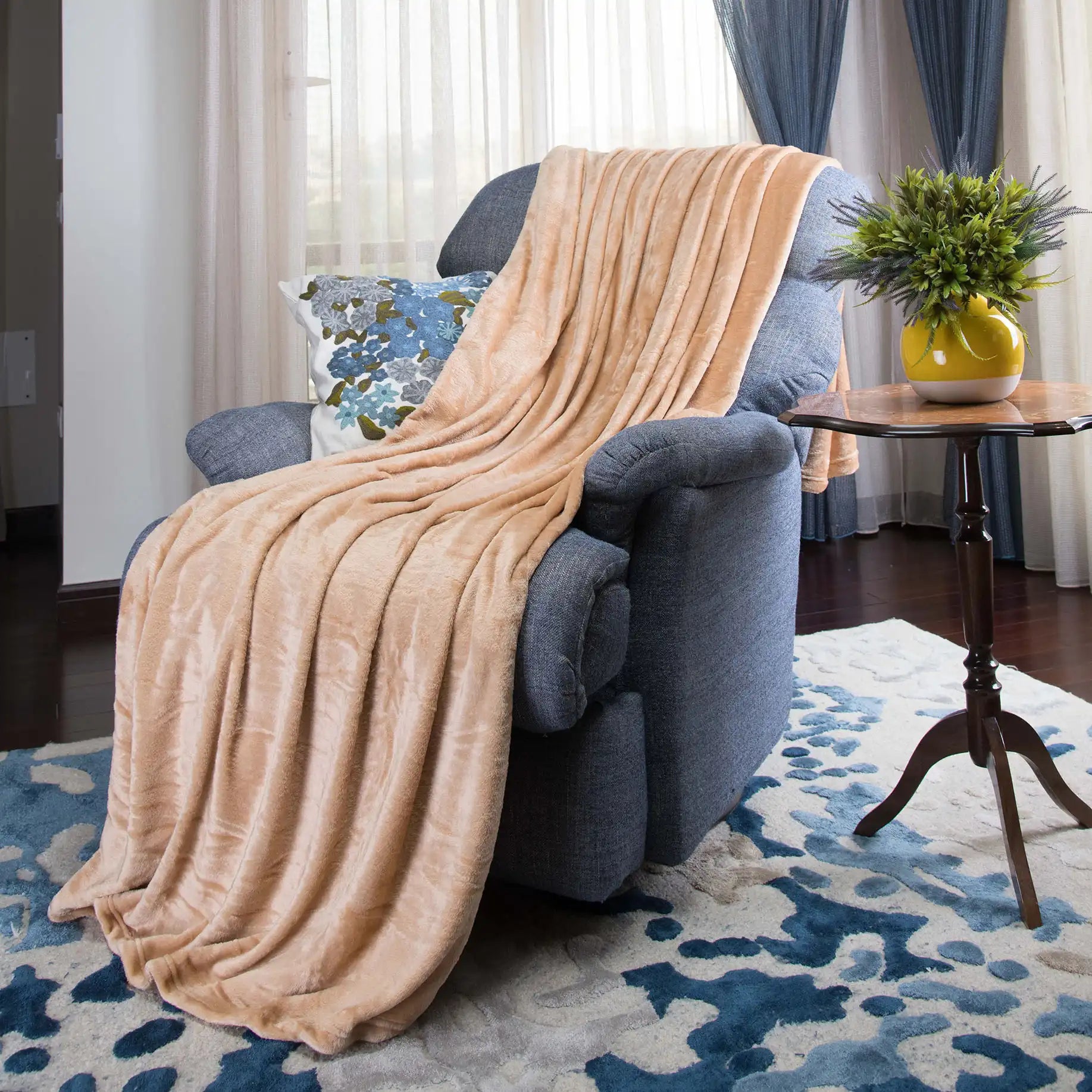 Microfiber Blanket (130 cm x 180 cm )