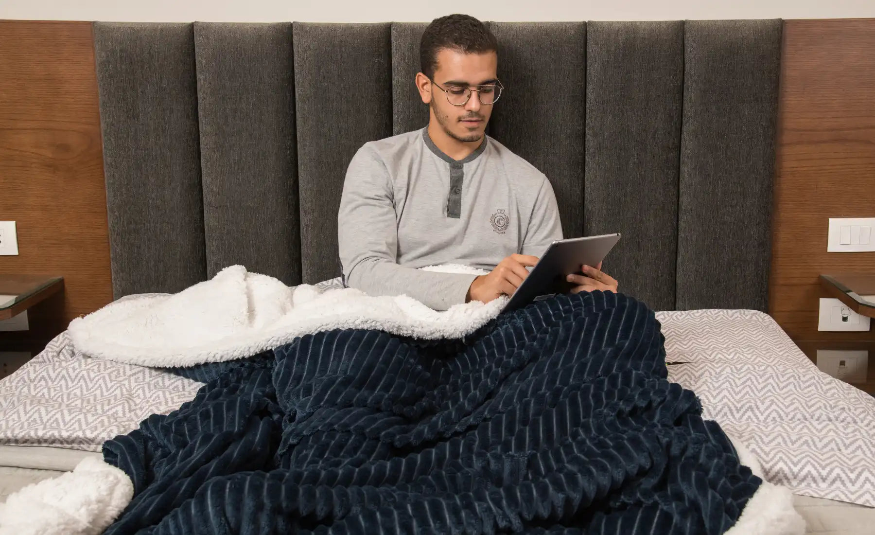 Striped Double Side Fleece/Sherpa Blanket (220 x 240)