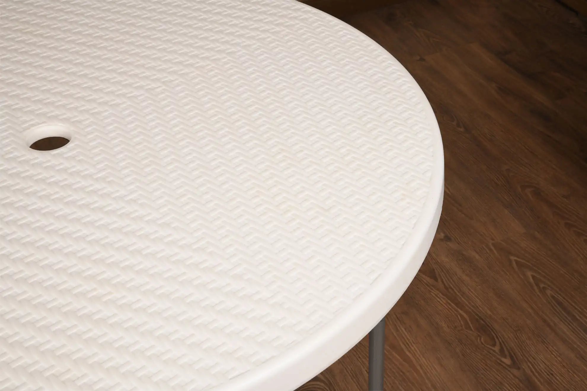 CR 110 - Round Ratan 110 Folding Table