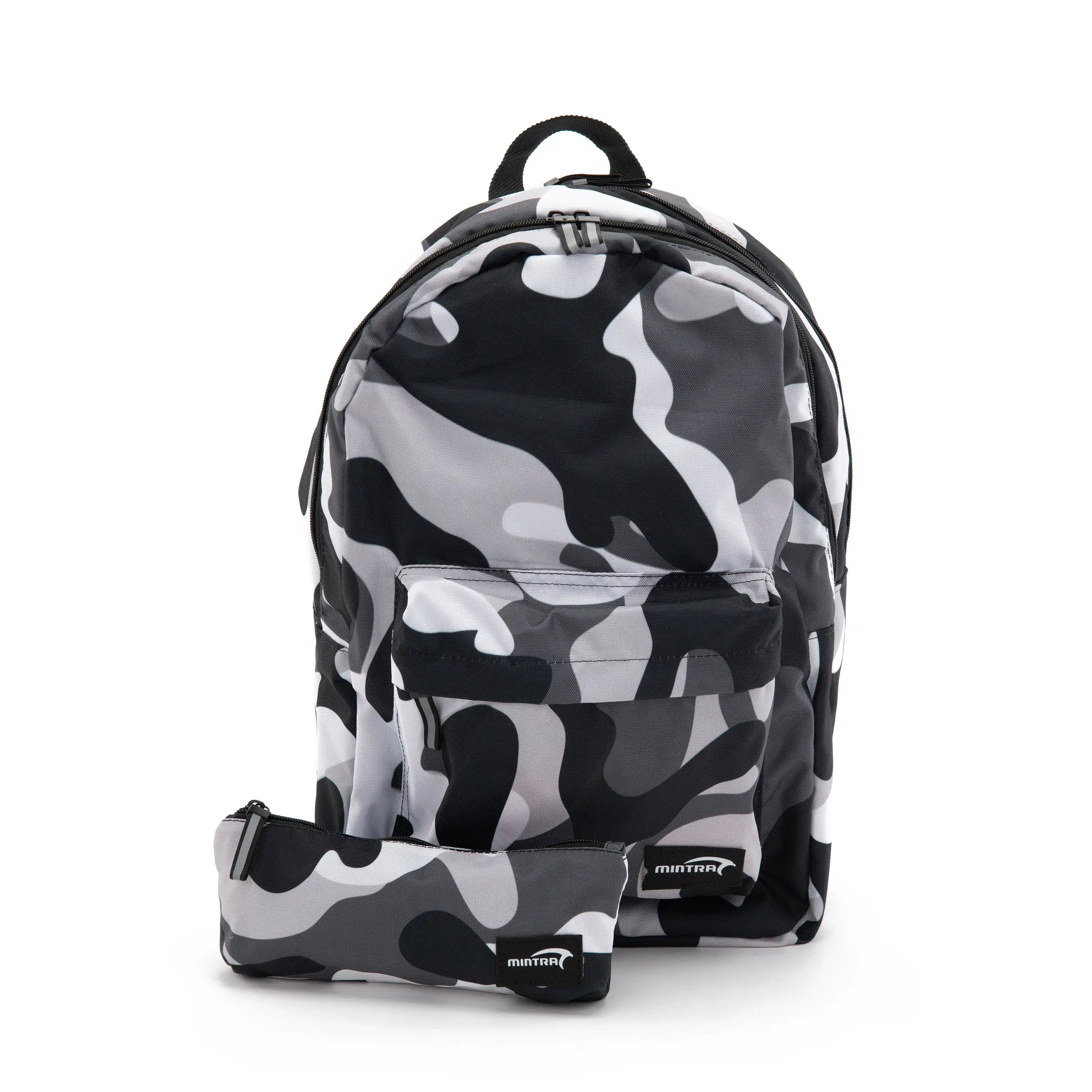شنطة Camo Daypack  24 لترًا (تتضمن جيب الكمبيوتر المحمول وحقيبة الأقلام)