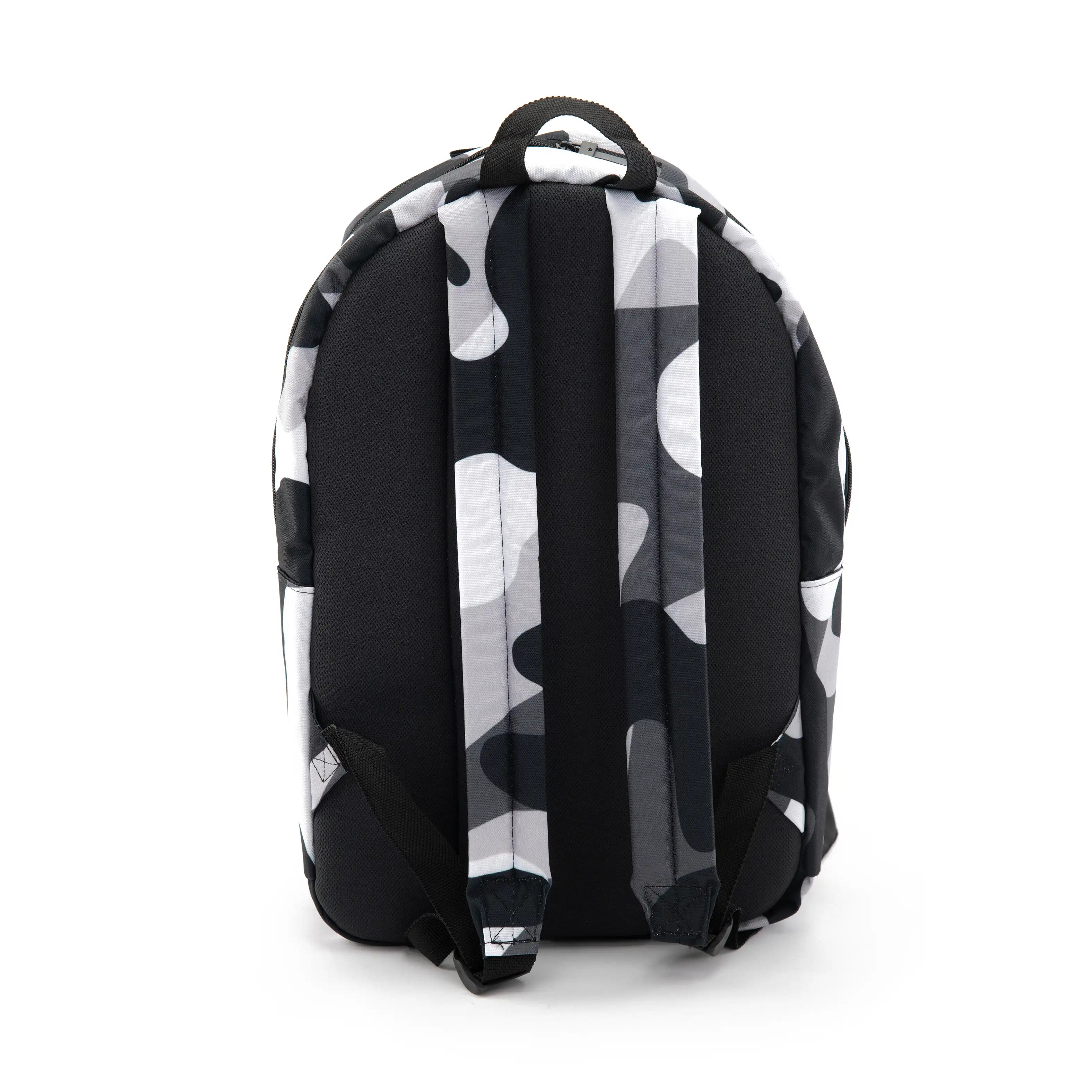 شنطة Camo Daypack  24 لترًا (تتضمن جيب الكمبيوتر المحمول وحقيبة الأقلام)